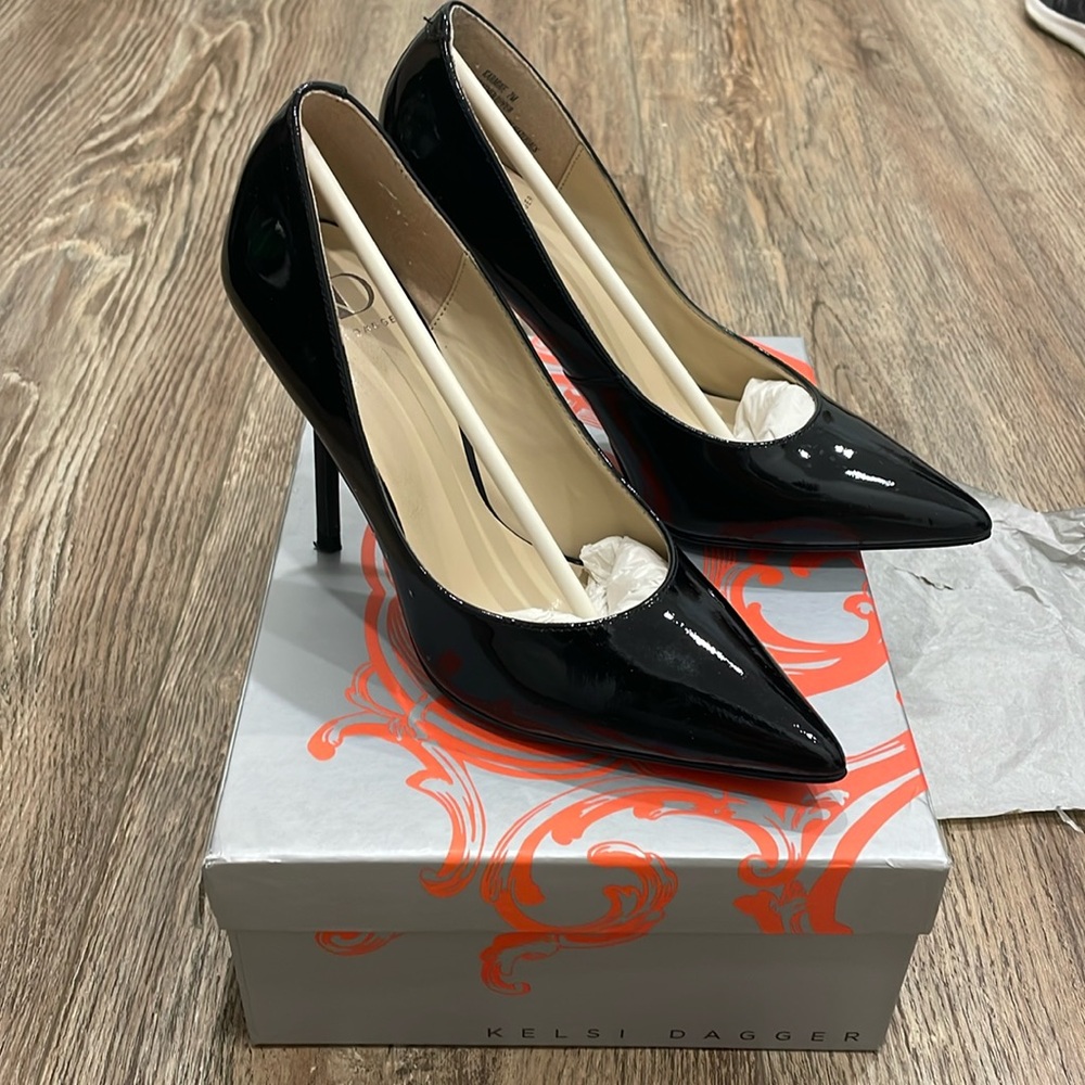 Kelsi Dagger Karmine patent pumps